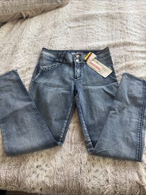 New with tag Only you stretch 16 juniors Skinny Jeans in Faded Blue Wash